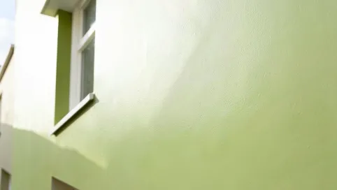 czy tynk silikonowy trzeba malować