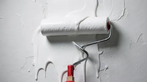 Farba odchodzi przy malowaniu wałkiem